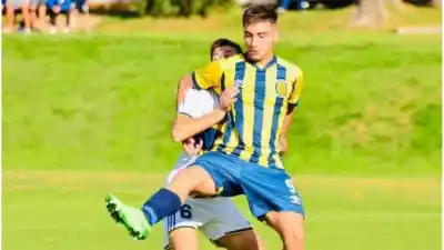 Colón suma un delantero de 17 años: el plan del club para proyectarlo a Primera