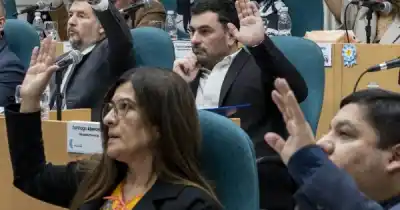 Diputados de Santa Cruz aprobaron un programa de bienestar para docentes: qué contempla la iniciativa