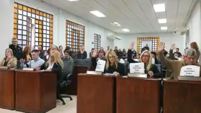 Endeudamiento de las familias: el Concejo de Lanús apuntó contra Milei y Sturzenegger