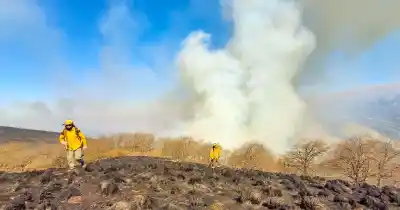 Incendios en Catamarca: la Brigada combate un foco en Aconquija y otros cuatro en el Valle Central