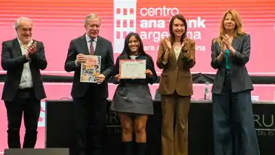 De Loreto a Ámsterdam: la santiagueña que ganó un concurso sobre Ana Frank y ya camina por los Países Bajos