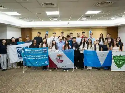 Insfrán se reunió con estudiantes del interior: el pedido que les hizo el gobernador