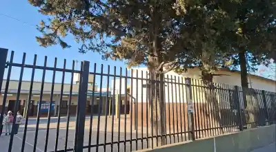 Restituyeron a una directora que había sido apartada por una denuncia: el préstamo personal que explica su defensa