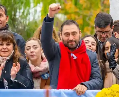 Román vuelve a la Intendencia de Allen tras el fallo del STJ: qué dijo sobre los concejales que lo suspendieron