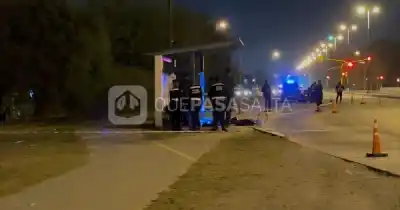 Hallaron un cuerpo sin vida en una parada de colectivos de zona sur: qué se sabe hasta ahora