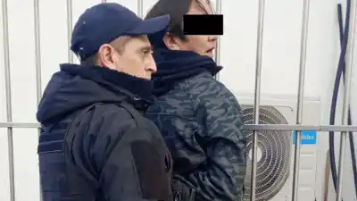 Demoraron a un hombre que bebió en la vía pública y desafió a la policía en pleno centro: qué pasó