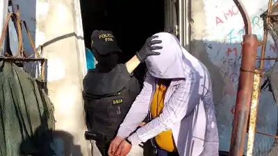 Detuvieron a madre, hija y yerno en Banda Norte: el desenlace del operativo contra la venta de drogas