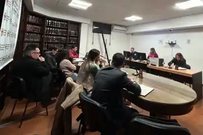 Causa por obras en comisarías: el Tribunal anuló las cautelares y cuestionó a la jueza