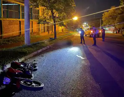 Murió un motociclista tras despistar en Wanda: qué se investiga sobre el siniestro
