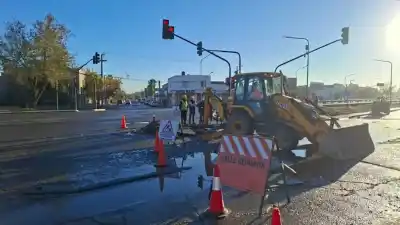 Cortes de agua en Neuquén por una fisura en Mosconi: los ocho barrios afectados y qué recomendó EPAS