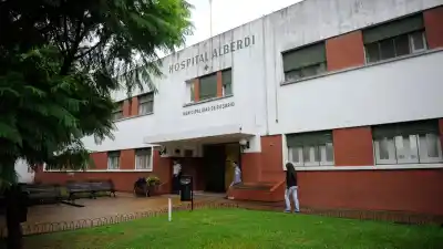 Jugaba un partido de fútbol 5 y terminó apuñalado: cómo fue el ataque en el norte de Rosario