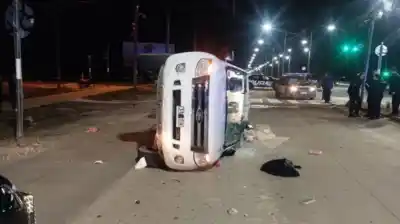 Robo, persecución y vuelco en Santa Fe: el detalle del raid que terminó con cuatro detenidos