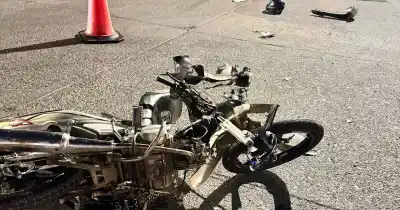 Godoy Cruz: un motociclista herido tras chocar contra una camioneta en Independencia y San Francisco del Monte