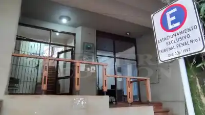 Pidieron 14 años de prisión para un vendedor ambulante acusado de abusar de su hija: qué falta para la sentencia