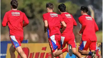 Unión espera el aval de AFA y define qué refuerzo buscar tras la lesión de Vargas