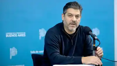 Carlos Bianco dijo que el peronismo está "más tranquilo" pero cargó contra la gestión de Milei