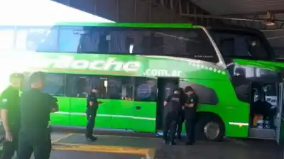 Misterio en la terminal: una docente muy querida fue hallada sin vida en su asiento del micro