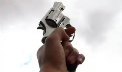 Amenazó a un nene de 10 años con un revólver para robarle el celular: el dato que busca la Policía