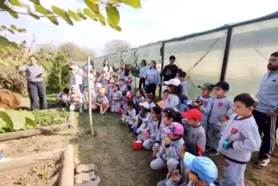 Alumnos de Frías visitaron el Vivero Municipal y se llevaron un recuerdo especial