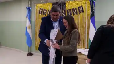 Egresaron 12 nuevos residentes del hospital de Bariloche: qué dijeron los que se quedan a trabajar en la ciudad