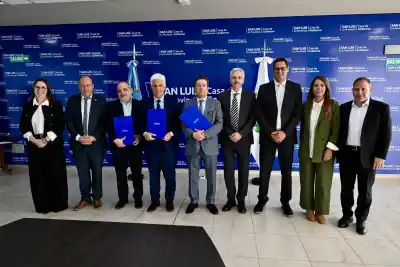 Riesgos de trabajo en San Luis: el Gobierno firmó un convenio clave y Amondarain marcó el contraste con la litigiosidad
