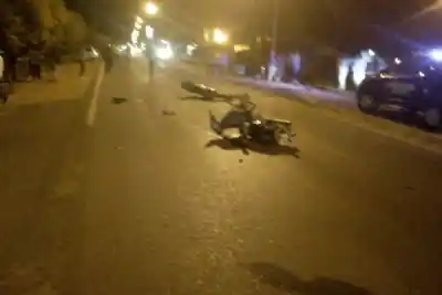 Choque de motos en Las Termas: una mujer quedó en terapia intensiva y el detalle que agravó su cuadro