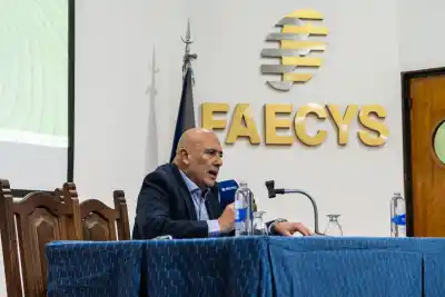 Crosta cargó contra la reforma laboral de Milei: qué les pidió a los dirigentes sindicales