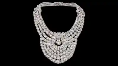 Robo en Viena: buscan a dos sospechosos por el collar de diamantes de una reina egipcia valuado en US$4,3 millones