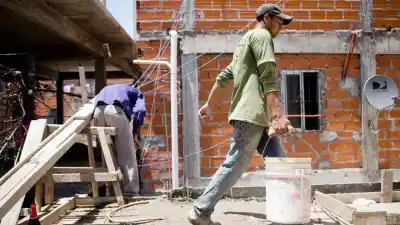 Por qué baja la informalidad laboral en Tucumán: la tasa entre asalariados sigue en 44,8%