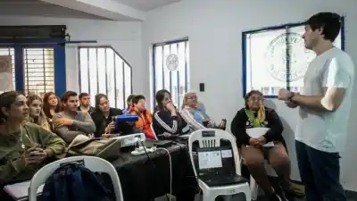 Manipulación de alimentos: la capacitación municipal que convocó a más de 45 emprendedores en Paraná