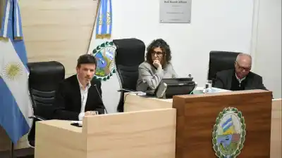 Costa, el ministro de Kicillof, visitó Rosario y apuntó contra el Rigi: qué dijo del modelo de Milei