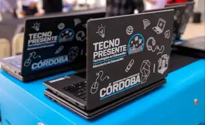 Entrega de netbooks en Villa Quillinzo: cómo impacta el programa TecnoPresente en las escuelas de Calamuchita