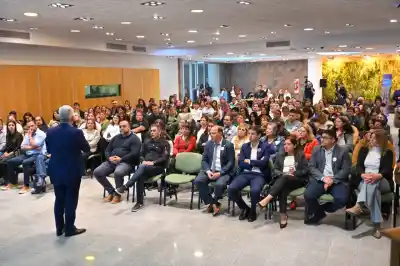 Poggi lanzó el programa Cooperadora Activa: qué rol tendrán las familias en las escuelas