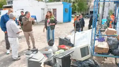 Canje de residuos electrónicos por árboles: cómo funciona la campaña en la Capital