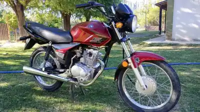 Le robaron la moto en Roca: el detalle que facilitó el robo en un complejo de departamentos