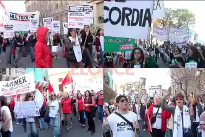 Docentes entrerrianos marcharon con antorchas a Casa de Gobierno: qué reclaman y cuál fue la adhesión al paro