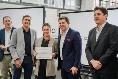 Orrego destinó $350 millones para pymes: por qué la provincia apuesta a la inteligencia artificial