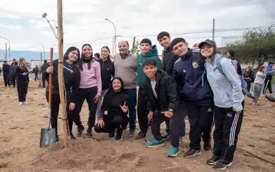 Forestación en el canal de Choya: el plan que incluye el primer reloj solar de Catamarca