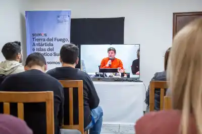 Melella anunció nuevas medidas de alivio para familias endeudadas: qué líneas lanzó el Banco de Tierra del Fuego