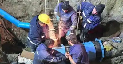 Reparan un conducto clave de agua en la Autovía 17 de Octubre: por qué el tránsito seguirá cortado siete días