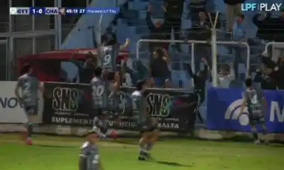 Gimnasia y Tiro le ganó a Chacarita en el final y se sostiene en el Reducido: el detalle del gol agónico