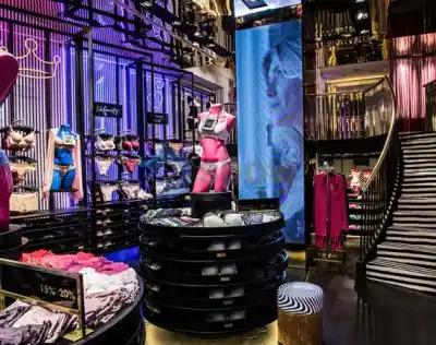 Por qué un sex shop de Corrientes resiste 13 años a pesar de la crisis