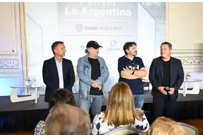 El MAT se convirtió en escenario de una charla que mezcló historia y humor para “pensar la Argentina”