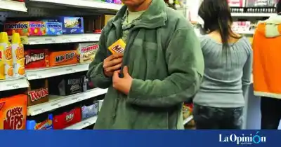 Intentó robar tres chocolates en un supermercado de Caleta Olivia: cómo lo descubrieron