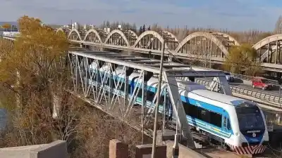 Agustín Ríos: el plan de Río Negro para que el Tren del Valle "llegue a las 10.05"