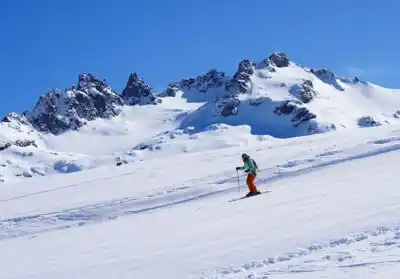 Laderas estira la temporada hasta octubre: cómo hace para sostener la nieve y qué descuentos lanzó
