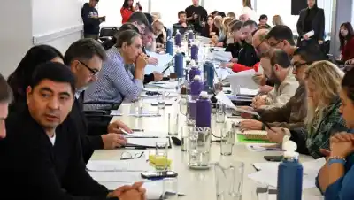 Traspaso de las rutas 22 y 151: la agenda legislativa que definirá el acuerdo