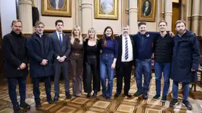 Intendentes peronistas tejen alianzas con La Cámpora y el PJ: qué buscan de cara al 2027