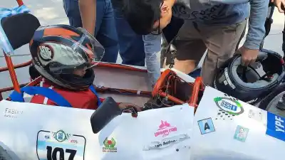 Estudiantes del NOA compiten en Libertador con autos eléctricos que ellos mismos construyeron