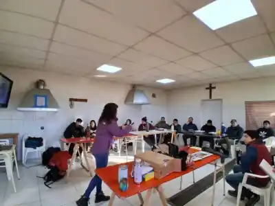 Estudiantes de Viedma se capacitan en técnicas agropecuarias: qué incluye el ciclo de talleres